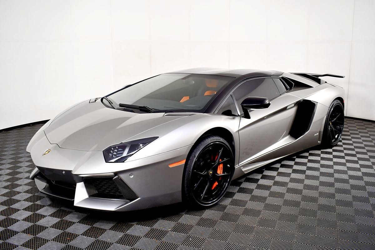 2014 Lamborghini Aventador LP 700-4