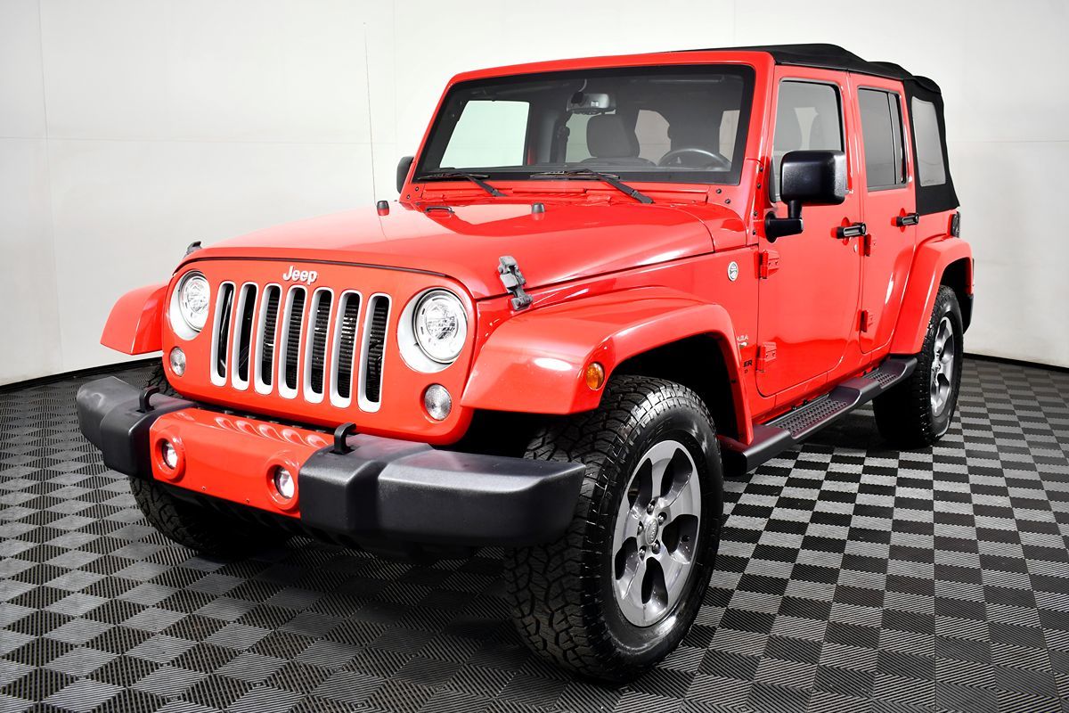 2017 Jeep Wrangler Unlimited Sahara photo 3