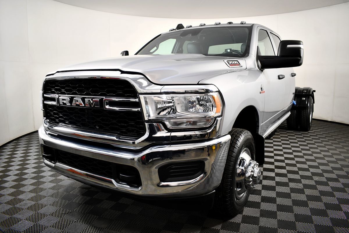 2023 Ram 3500 Tradesman photo 3