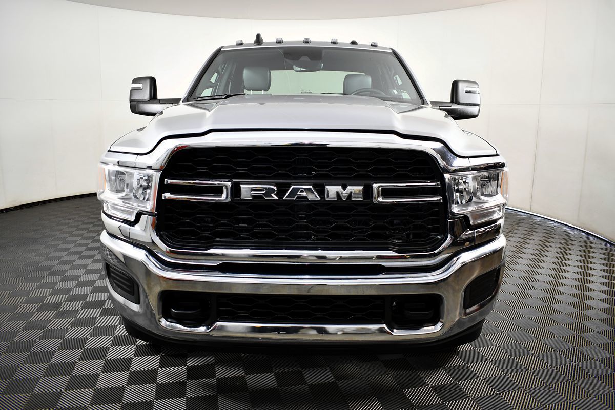 2023 Ram 3500 Tradesman photo 4