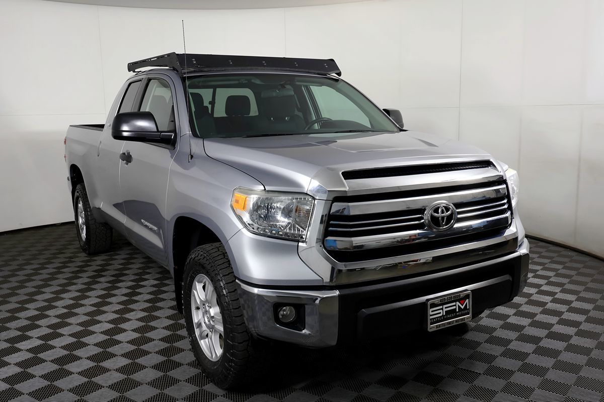 2017 Toyota Tundra SR5 Double Cab photo 3