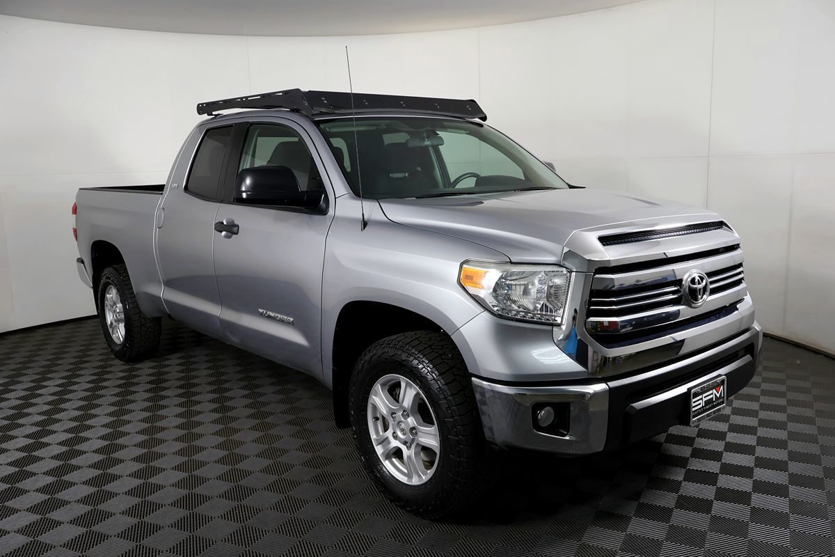 2017 Toyota Tundra SR5 Double Cab photo 4