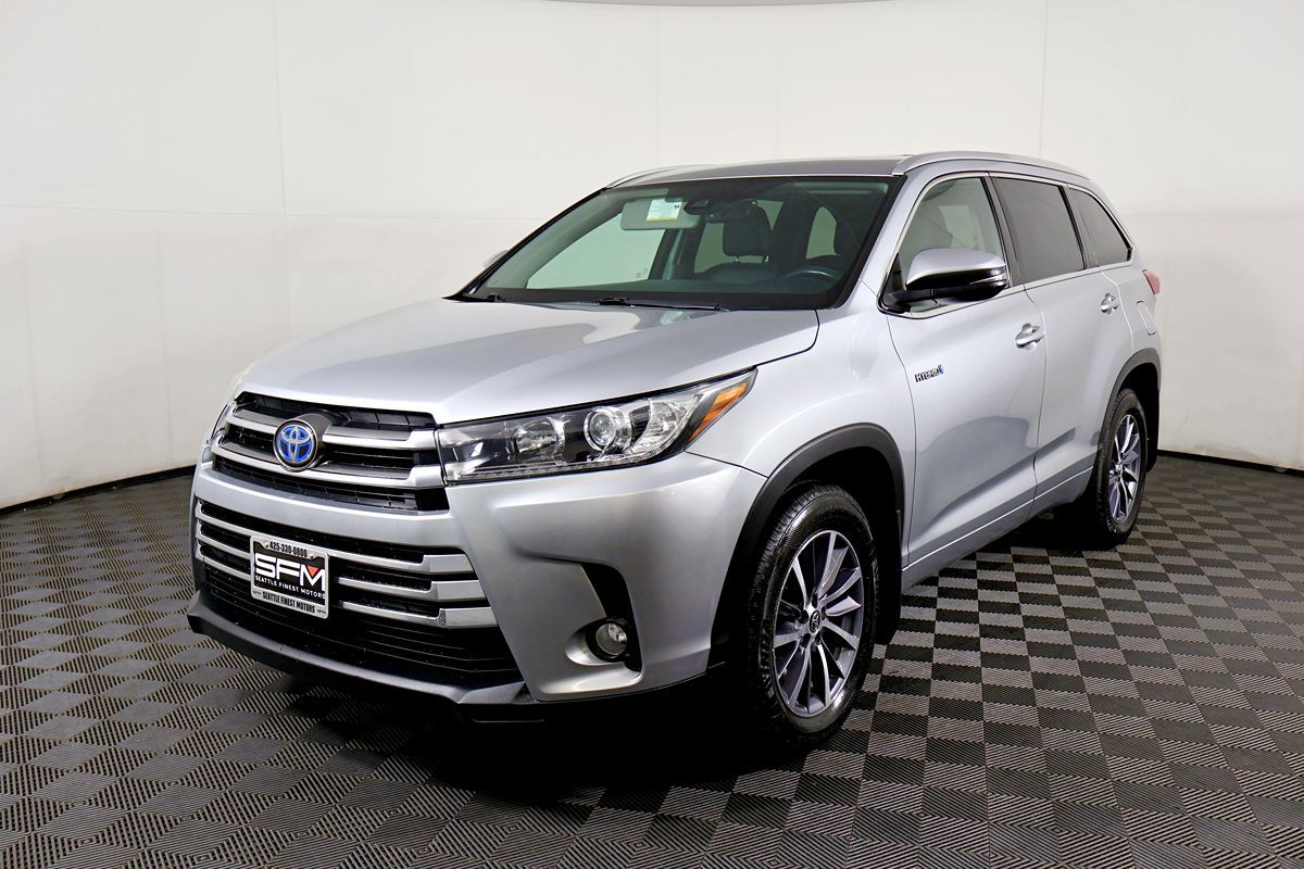 2017 Toyota Highlander Hybrid XLE photo 2