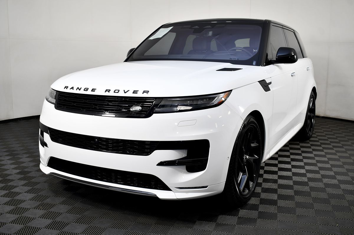 2023 Land Rover Range Rover Sport SE photo 3