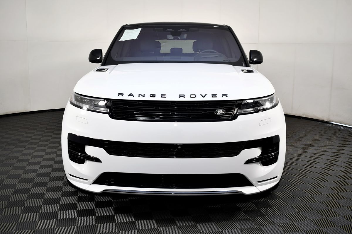 2023 Land Rover Range Rover Sport SE photo 4