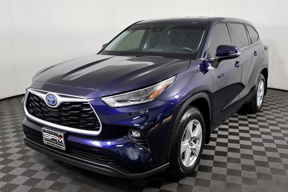 Sold 2021 Toyota Highlander Hybrid LE in Lynnwood