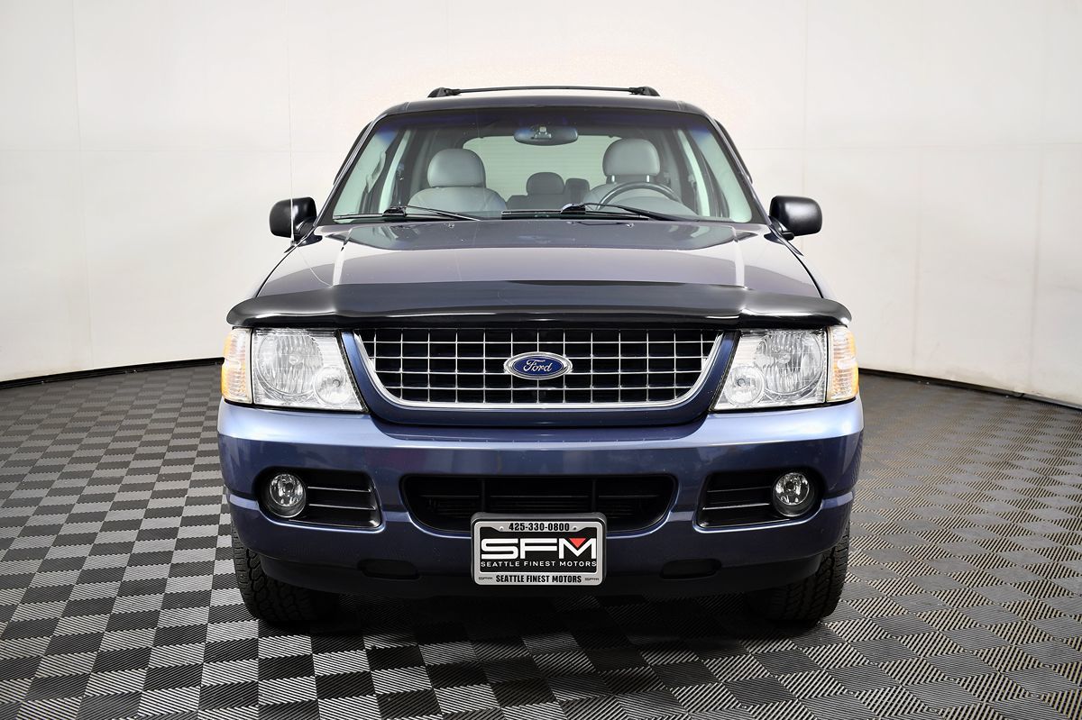 2004 Ford Explorer XLT photo 4