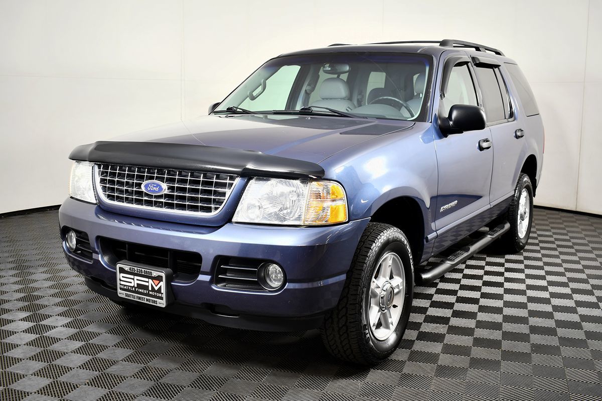 2004 Ford Explorer XLT photo 3