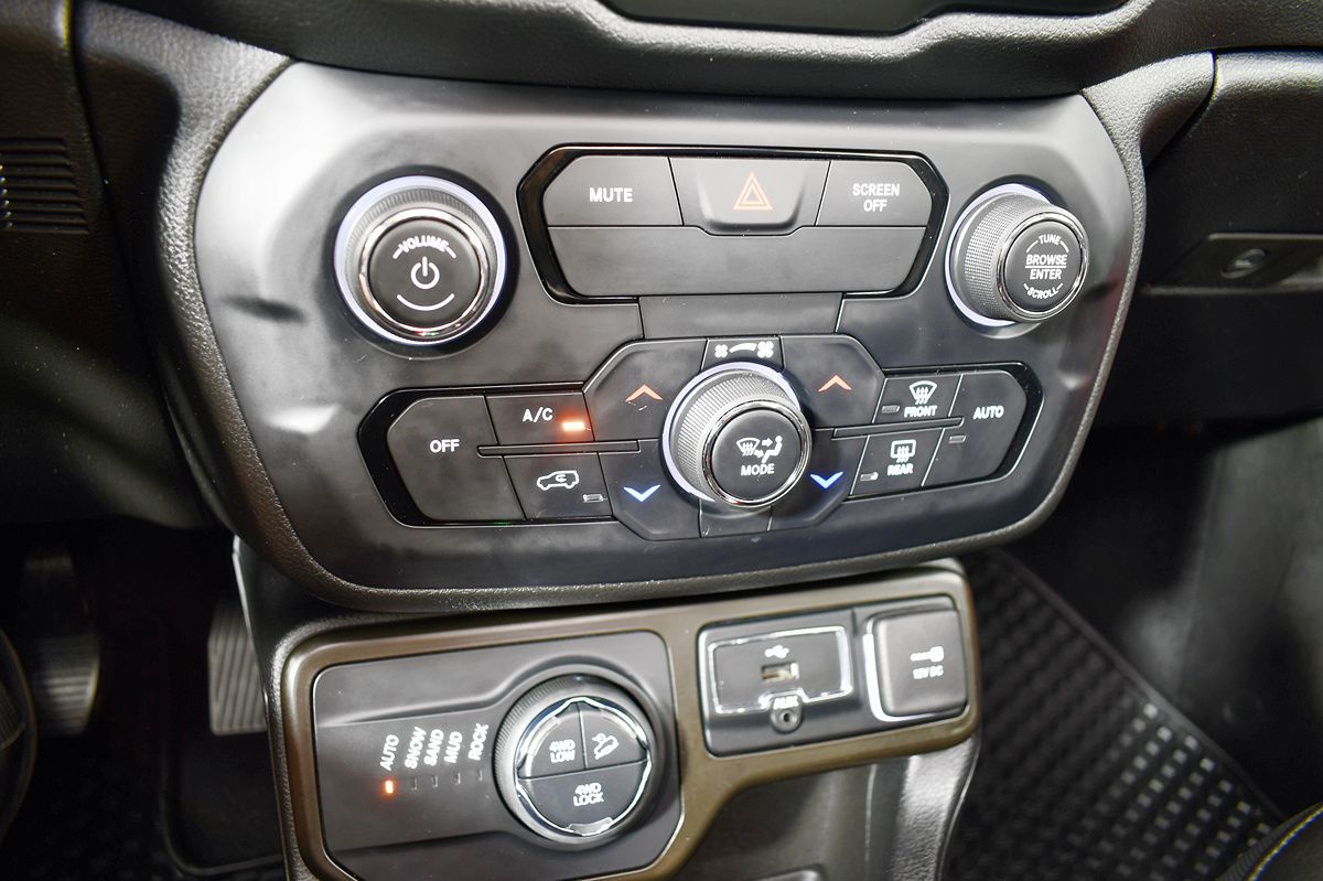 2020 Jeep Renegade Trailhawk photo 30