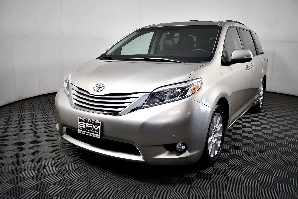 2015 Toyota Sienna Limited Premium photo 3