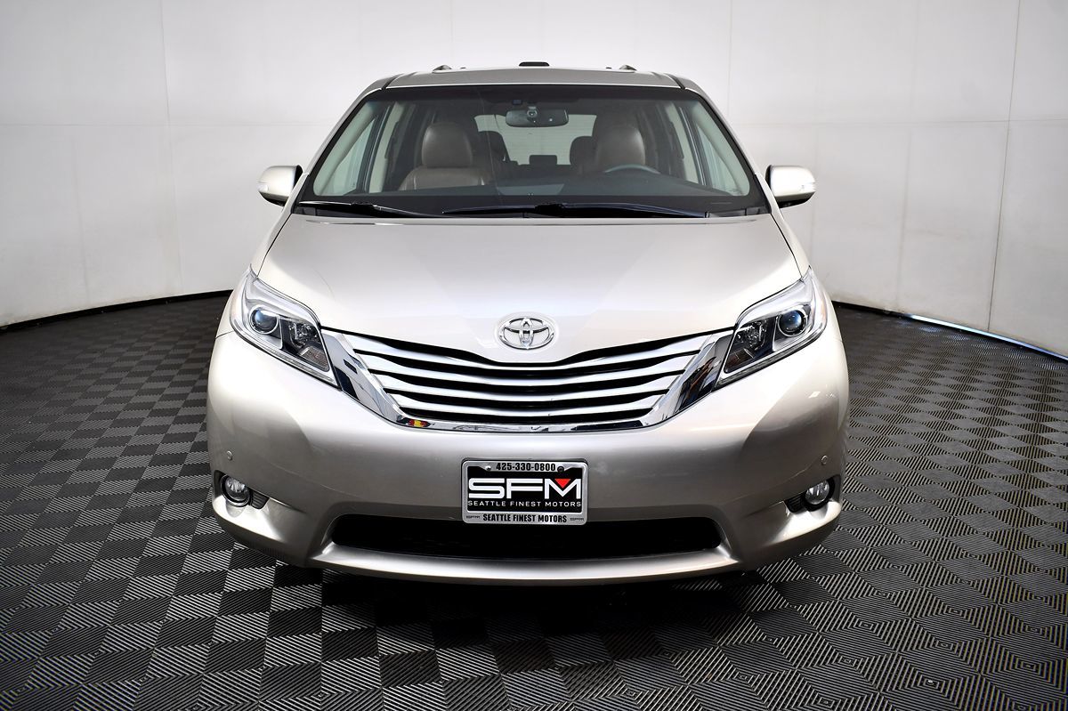 2015 Toyota Sienna Limited Premium photo 4