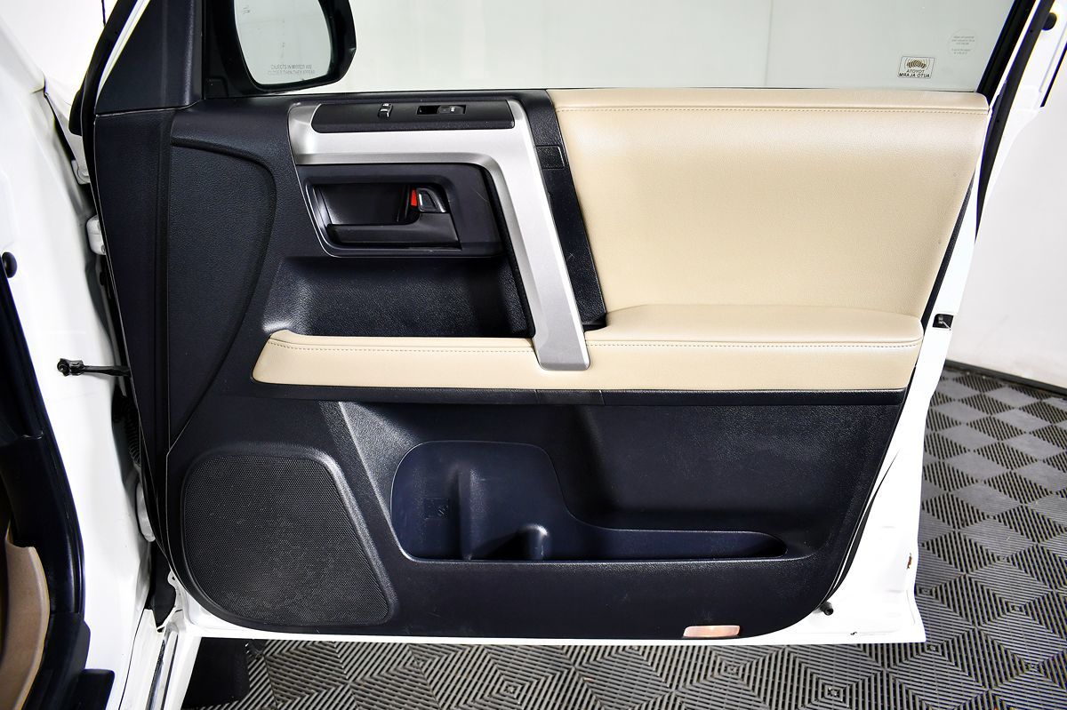 2013 Toyota 4Runner Limited photo 34