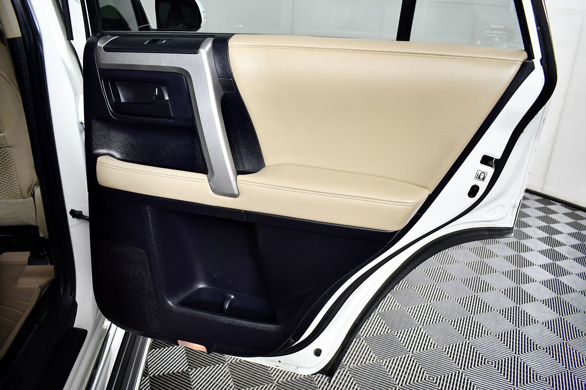 2013 Toyota 4Runner Limited photo 37