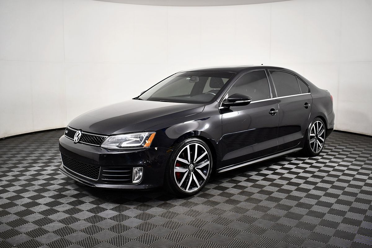 2013 Volkswagen Golf GLI photo 2