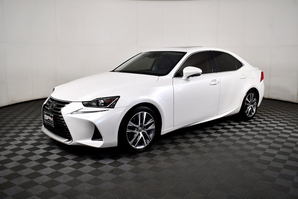 2020 Lexus IS 300 photo 2