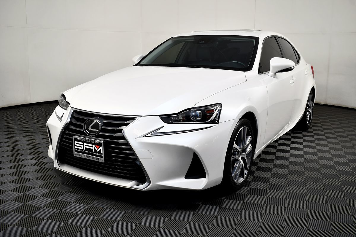 2020 Lexus IS 300 photo 3