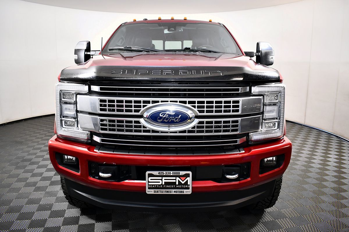 2018 Ford F-350 Platinum photo 2