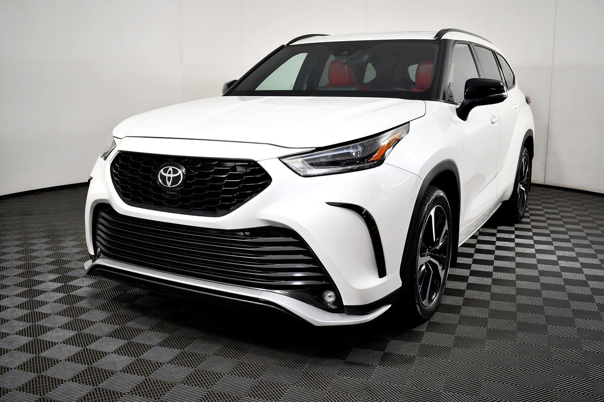 2021 Toyota Highlander XSE photo 2