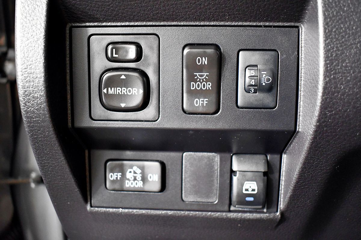 2015 Toyota Tundra SR5 Grade photo 33