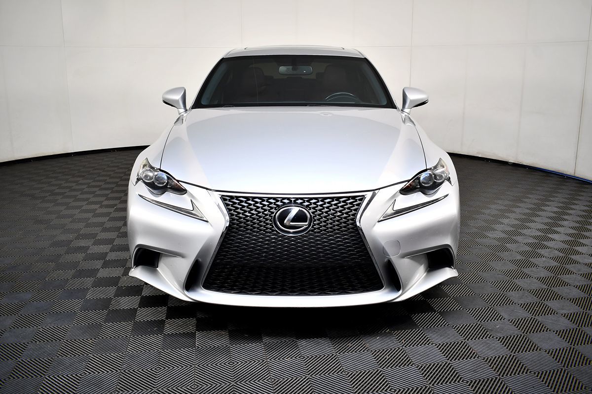 2015 Lexus IS 350 photo 4