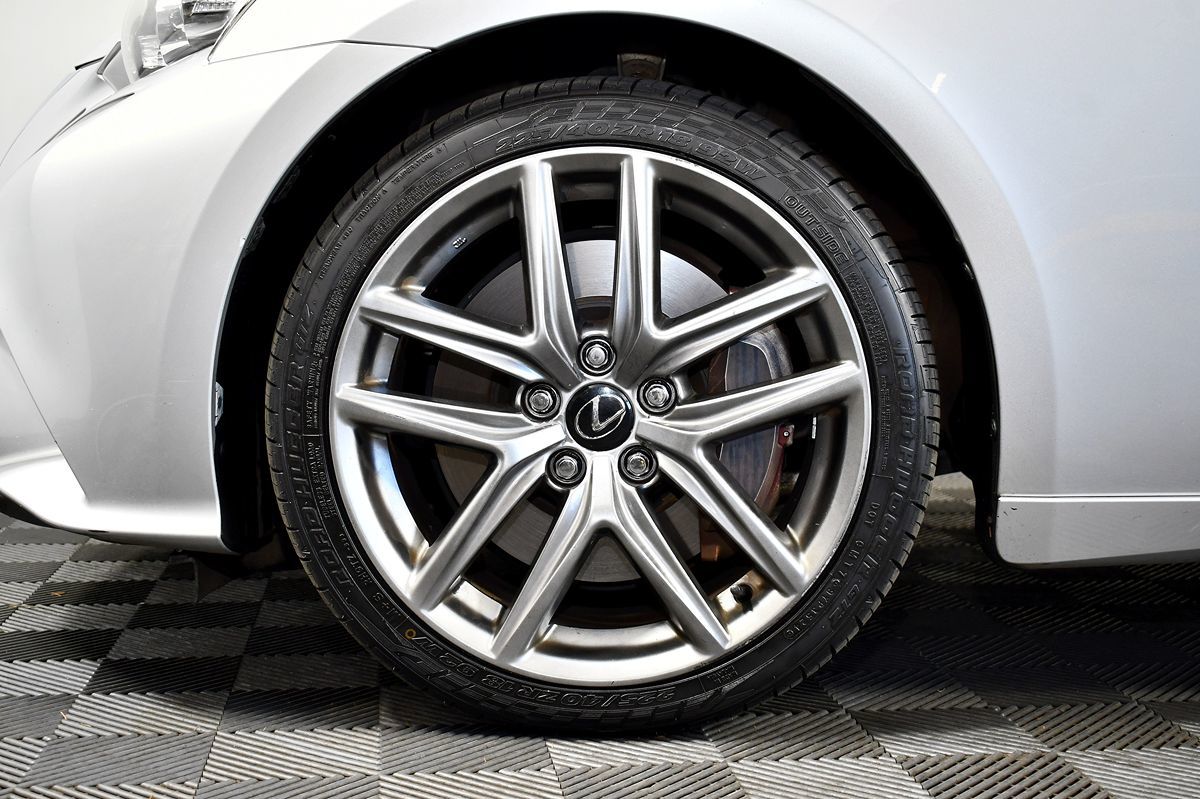 2015 Lexus IS 350 photo 46