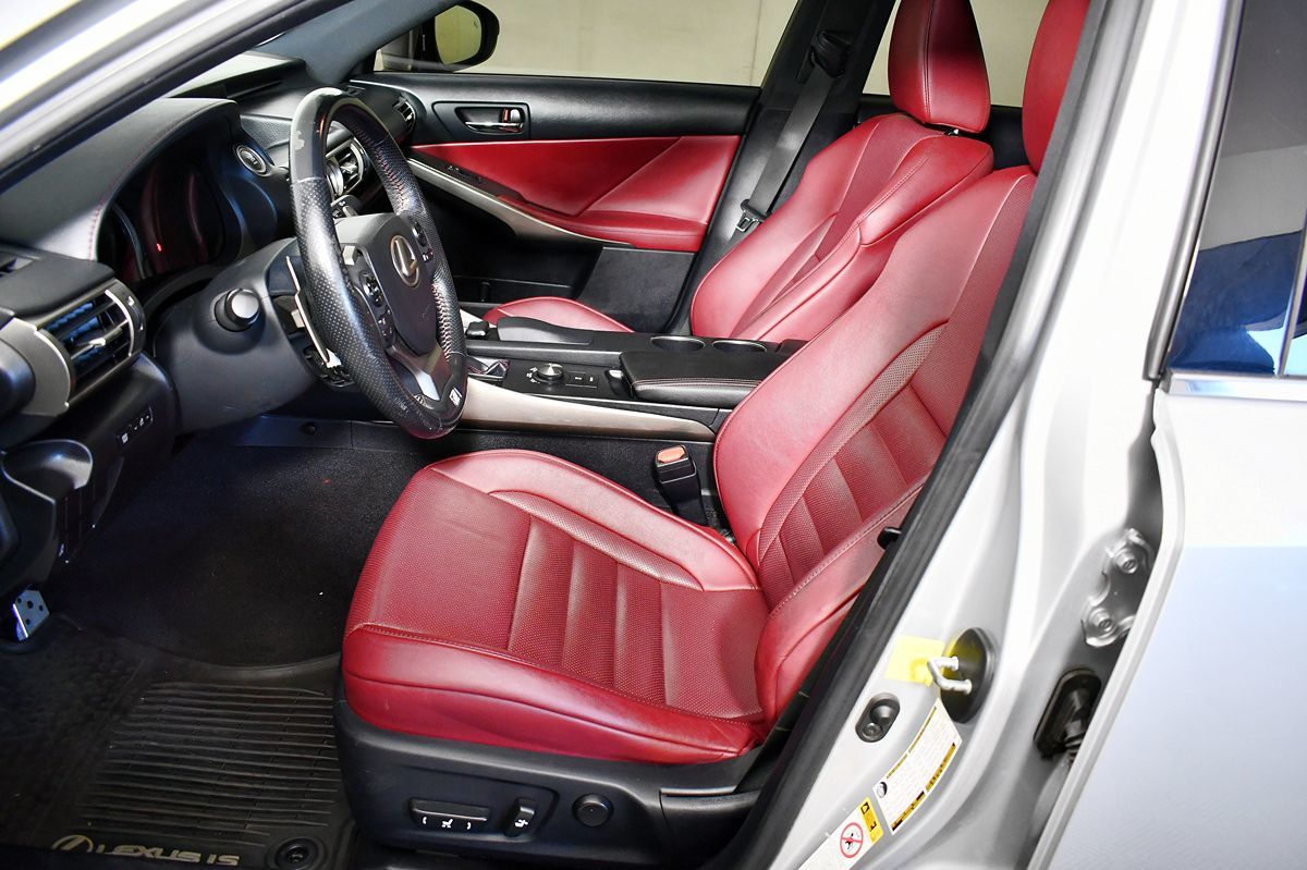 2015 Lexus IS 350 photo 17