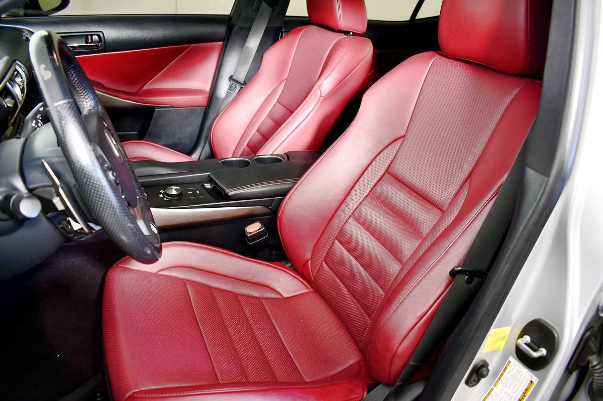 2015 Lexus IS 350 photo 19