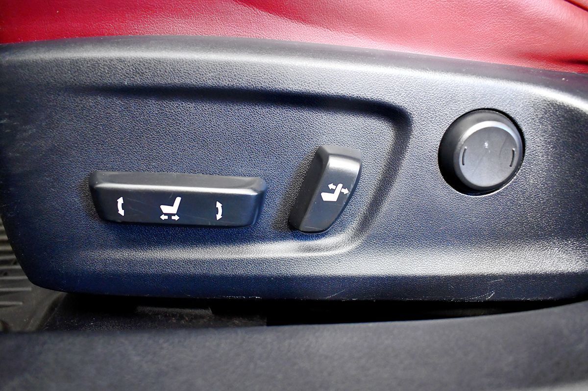 2015 Lexus IS 350 photo 18