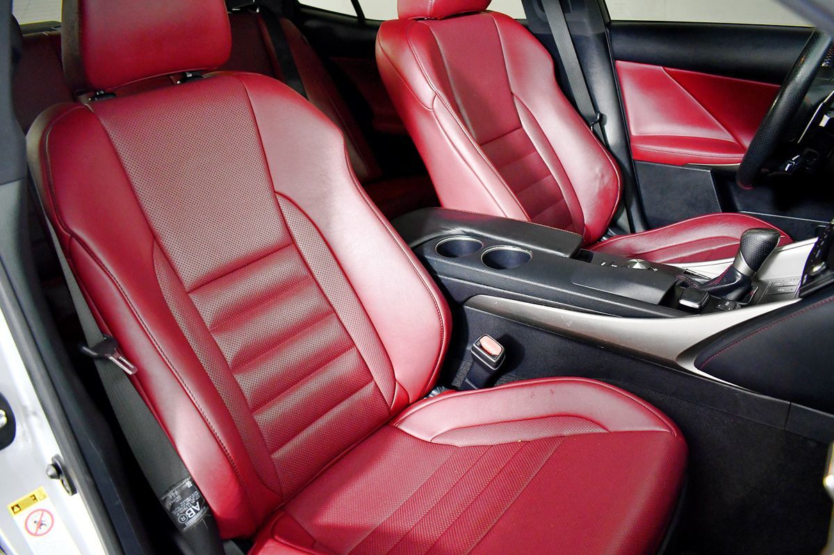 2015 Lexus IS 350 photo 40