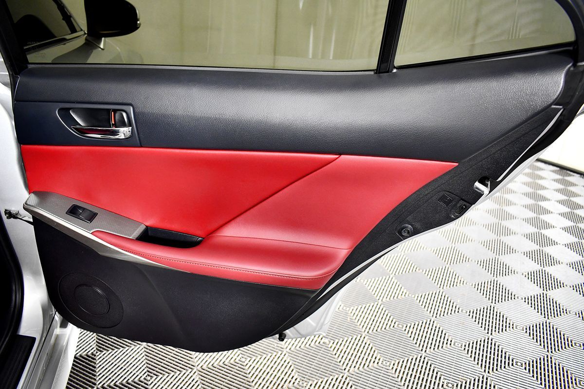 2015 Lexus IS 350 photo 41