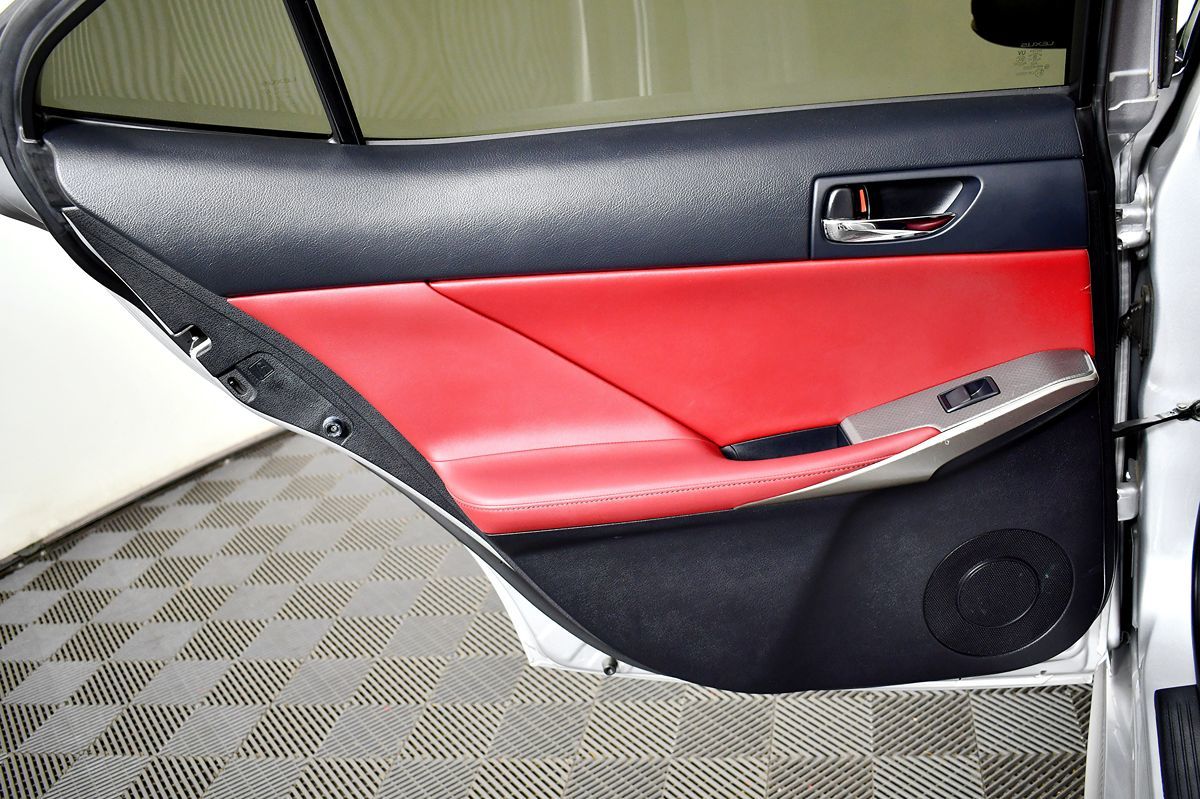 2015 Lexus IS 350 photo 43