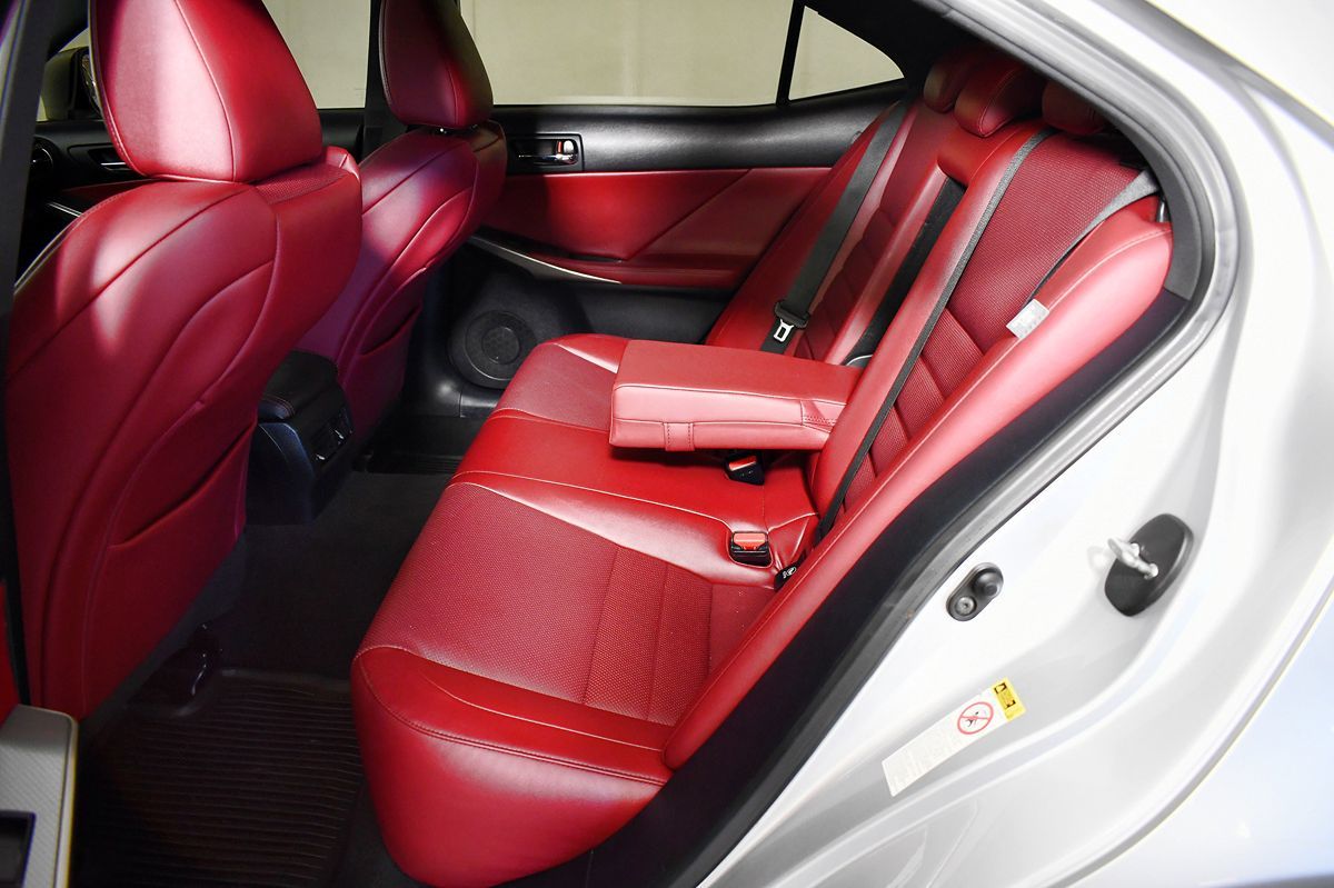 2015 Lexus IS 350 photo 44