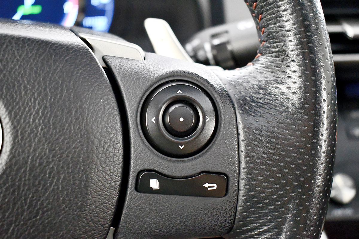 2015 Lexus IS 350 photo 26