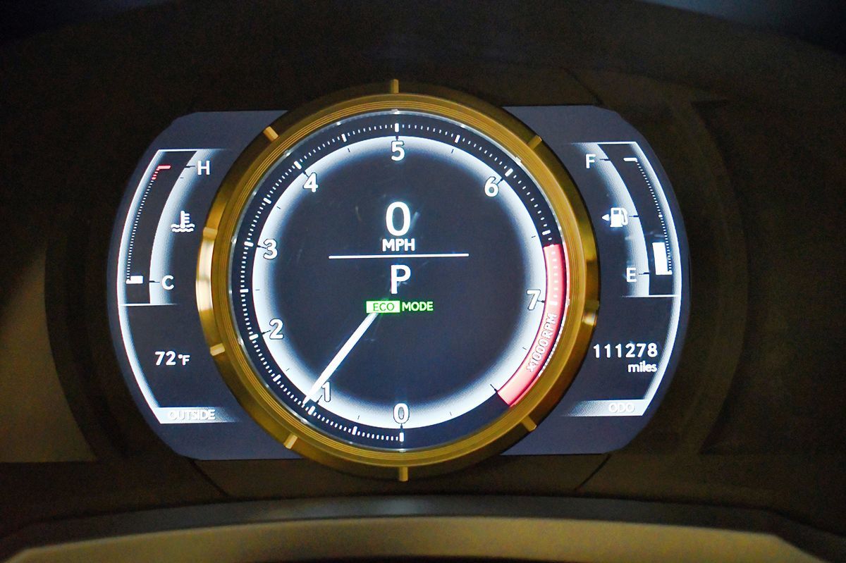 2015 Lexus IS 350 photo 27