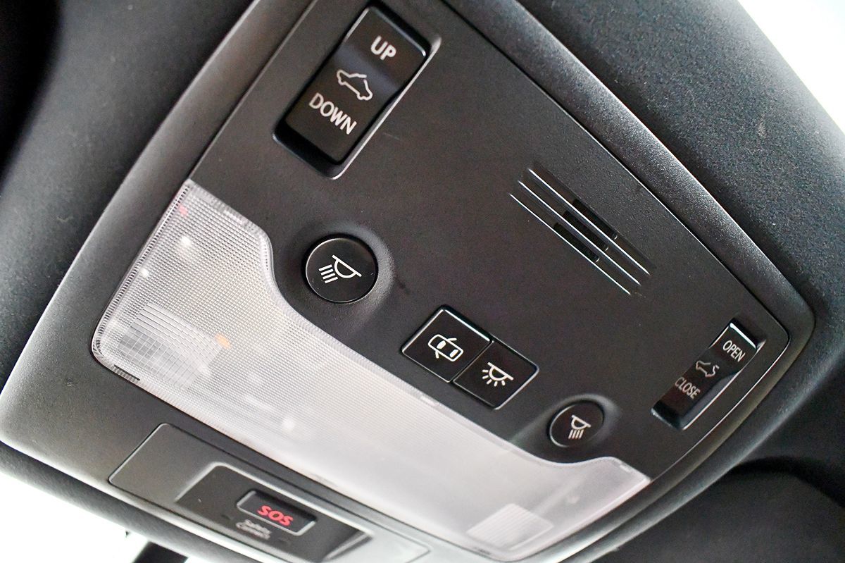 2015 Lexus IS 350 photo 37