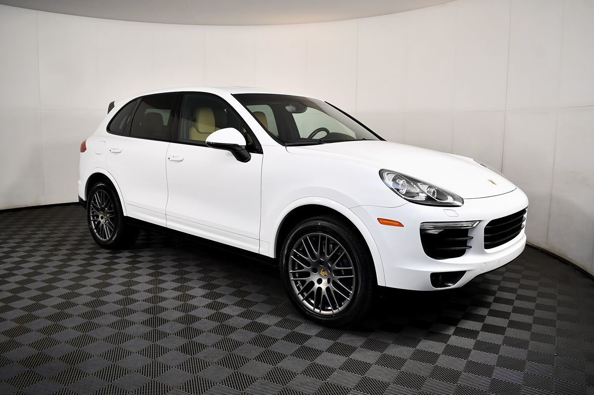 2017 Porsche Cayenne Platinum Edition photo 6