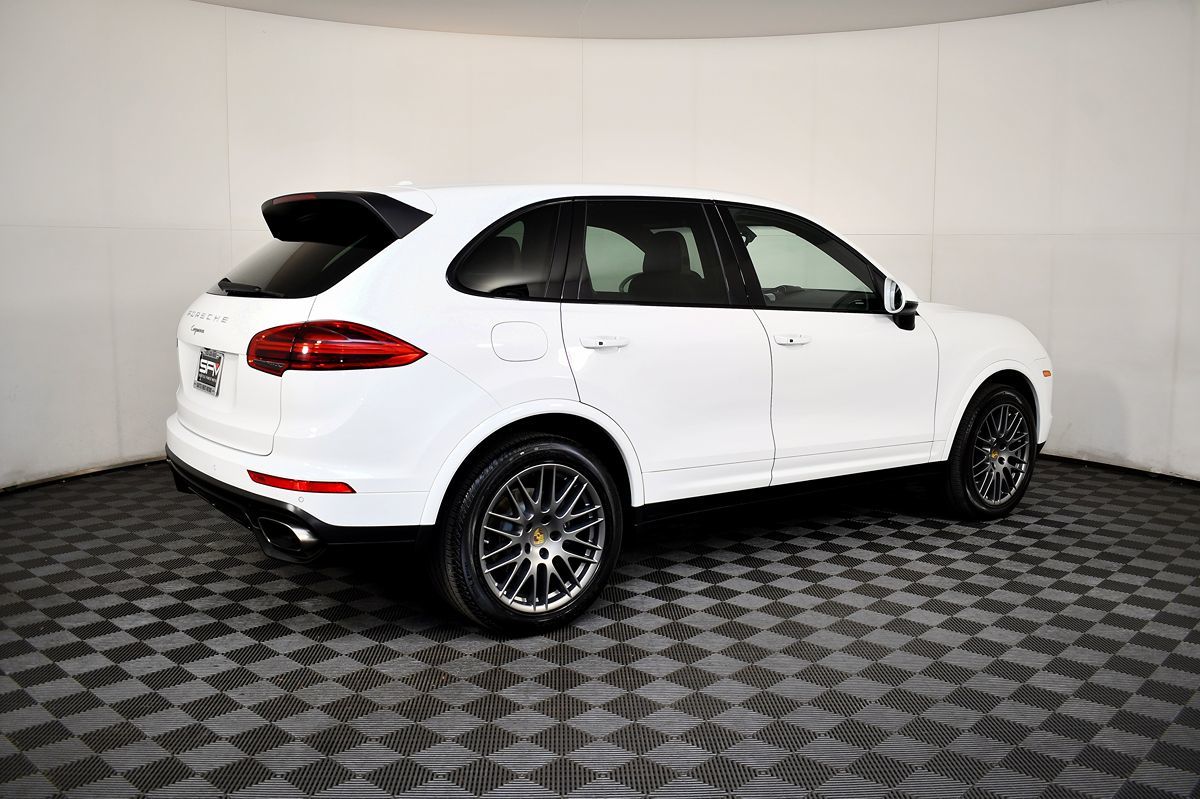 2017 Porsche Cayenne Platinum Edition photo 8