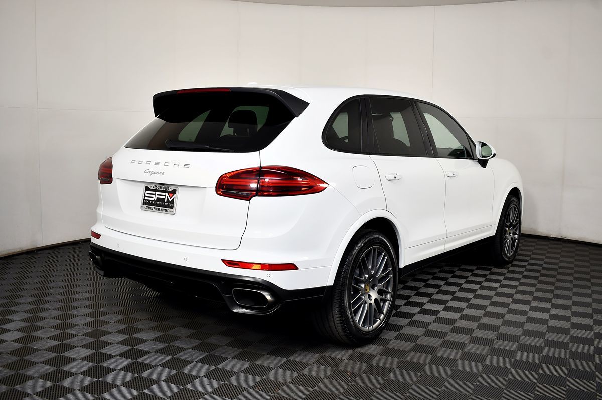 2017 Porsche Cayenne Platinum Edition photo 9