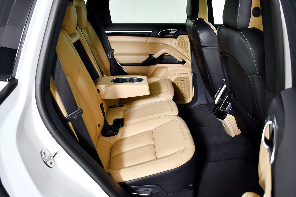 2017 Porsche Cayenne Platinum Edition photo 43
