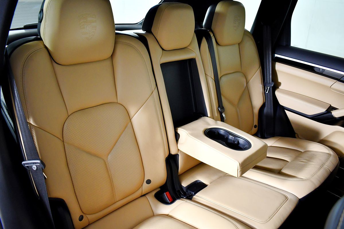 2017 Porsche Cayenne Platinum Edition photo 44