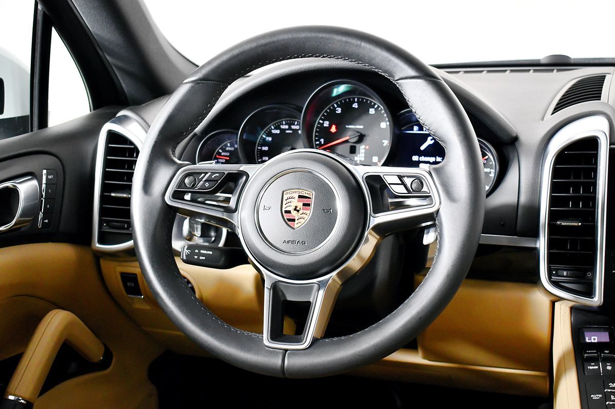 2017 Porsche Cayenne Platinum Edition photo 24