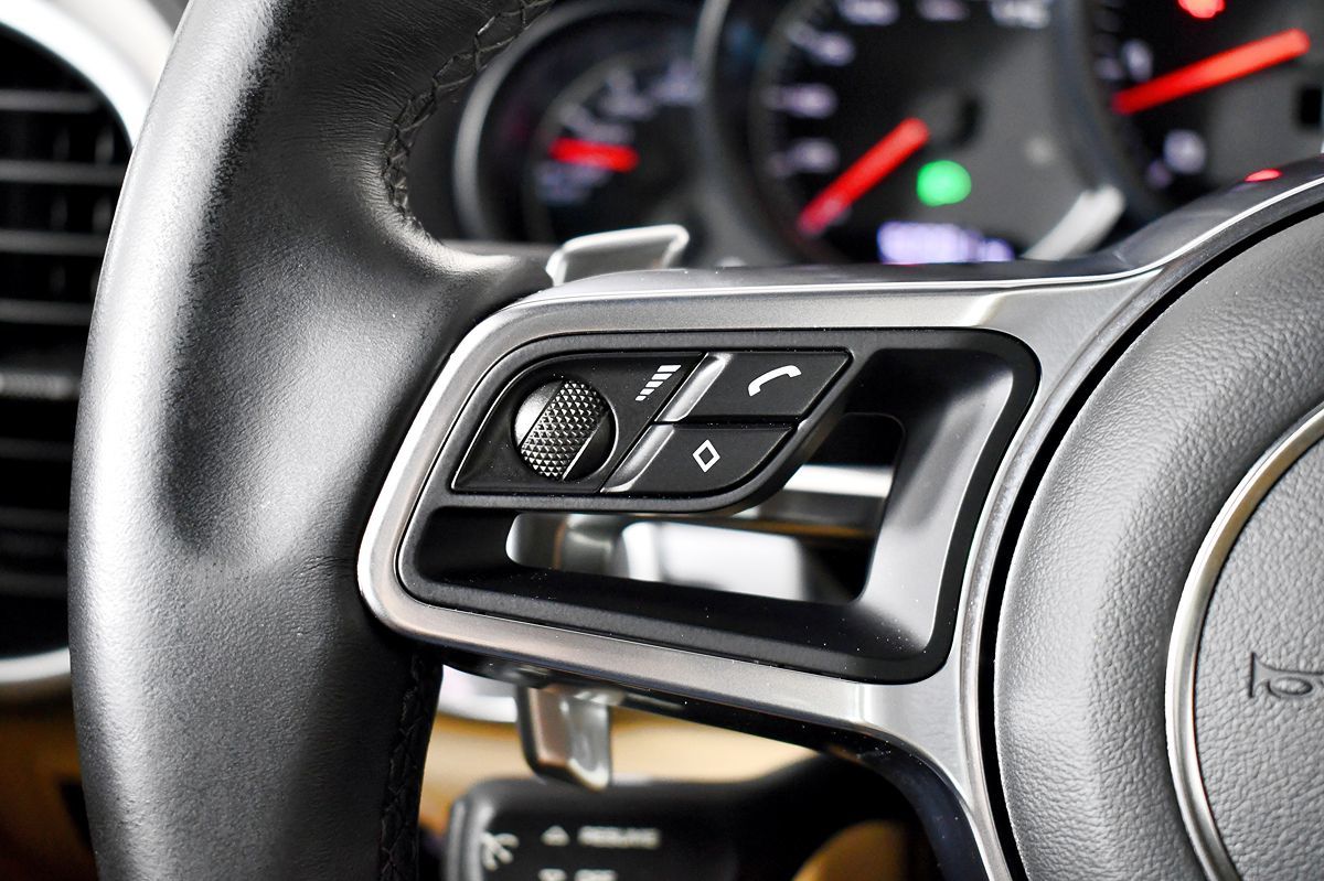 2017 Porsche Cayenne Platinum Edition photo 25