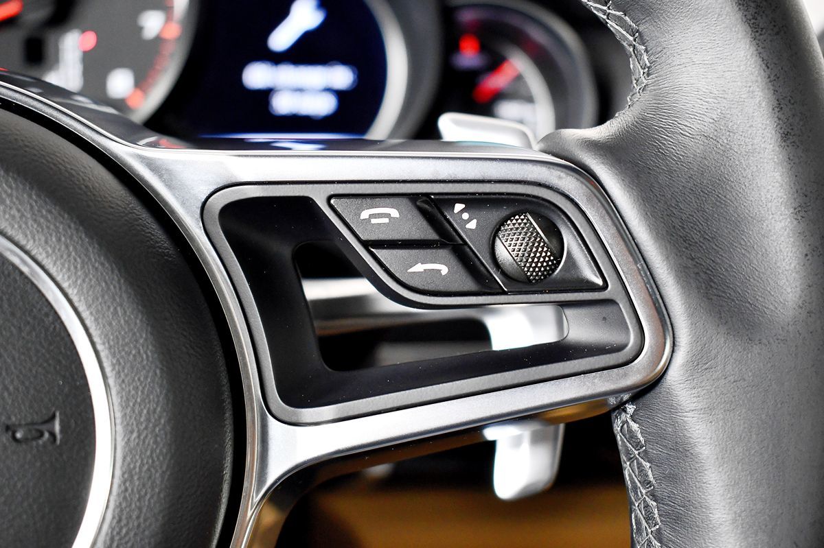 2017 Porsche Cayenne Platinum Edition photo 26