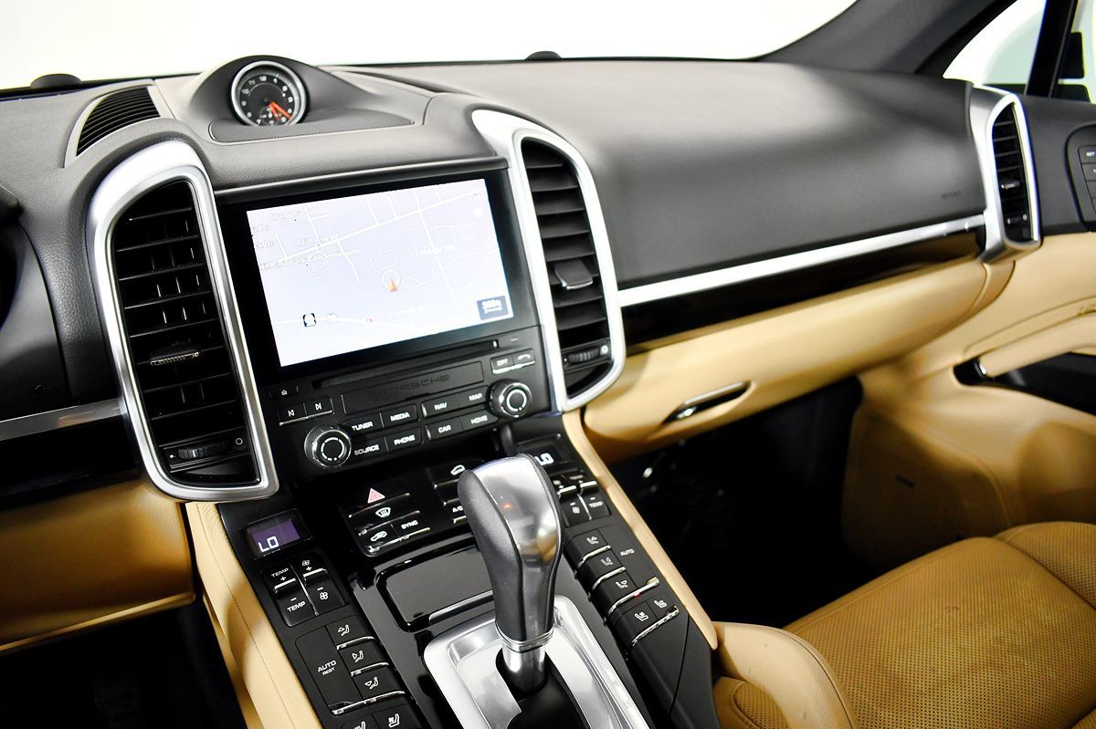 2017 Porsche Cayenne Platinum Edition photo 28