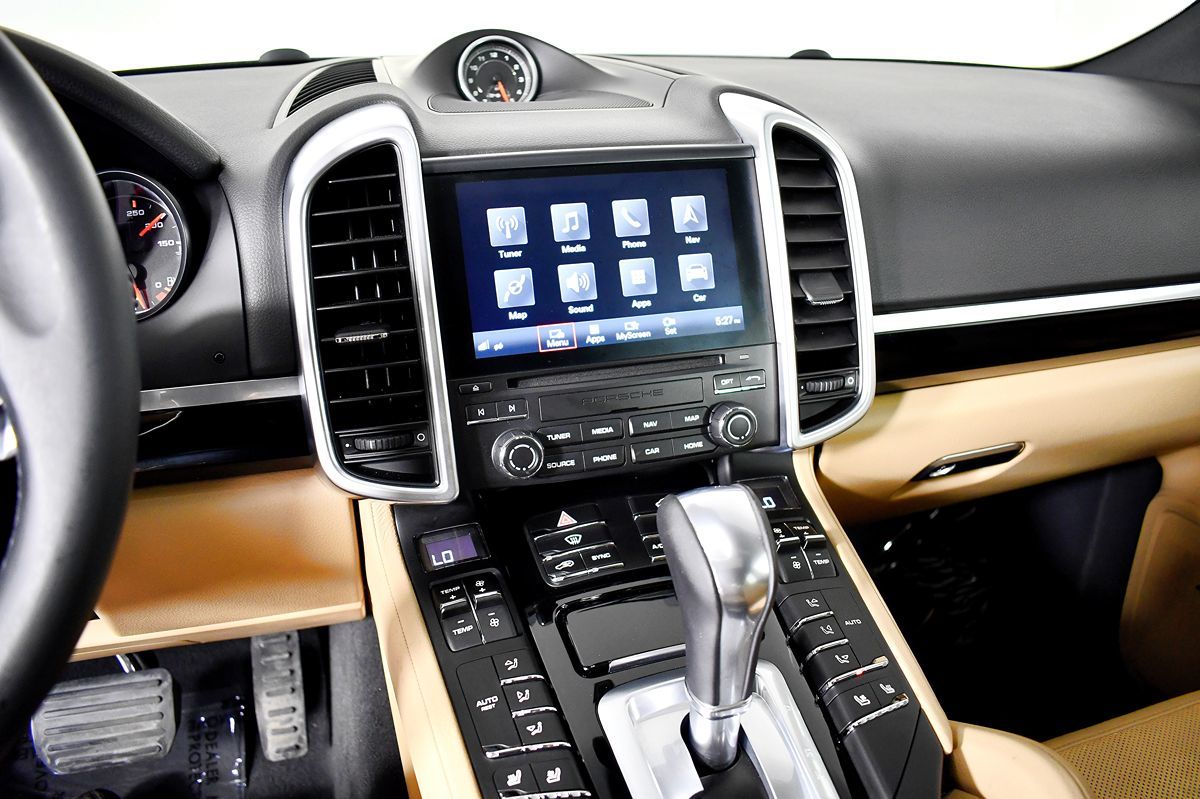 2017 Porsche Cayenne Platinum Edition photo 32