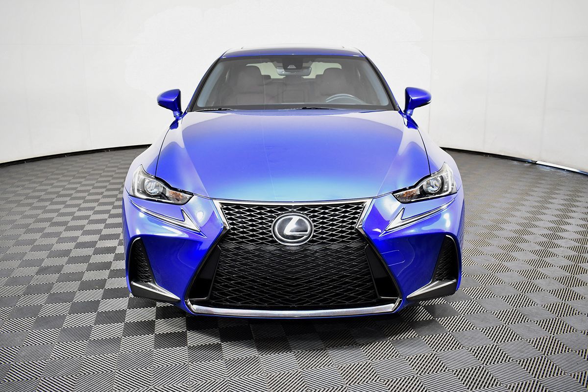 2017 Lexus IS 300 F SPORT AWD photo 4