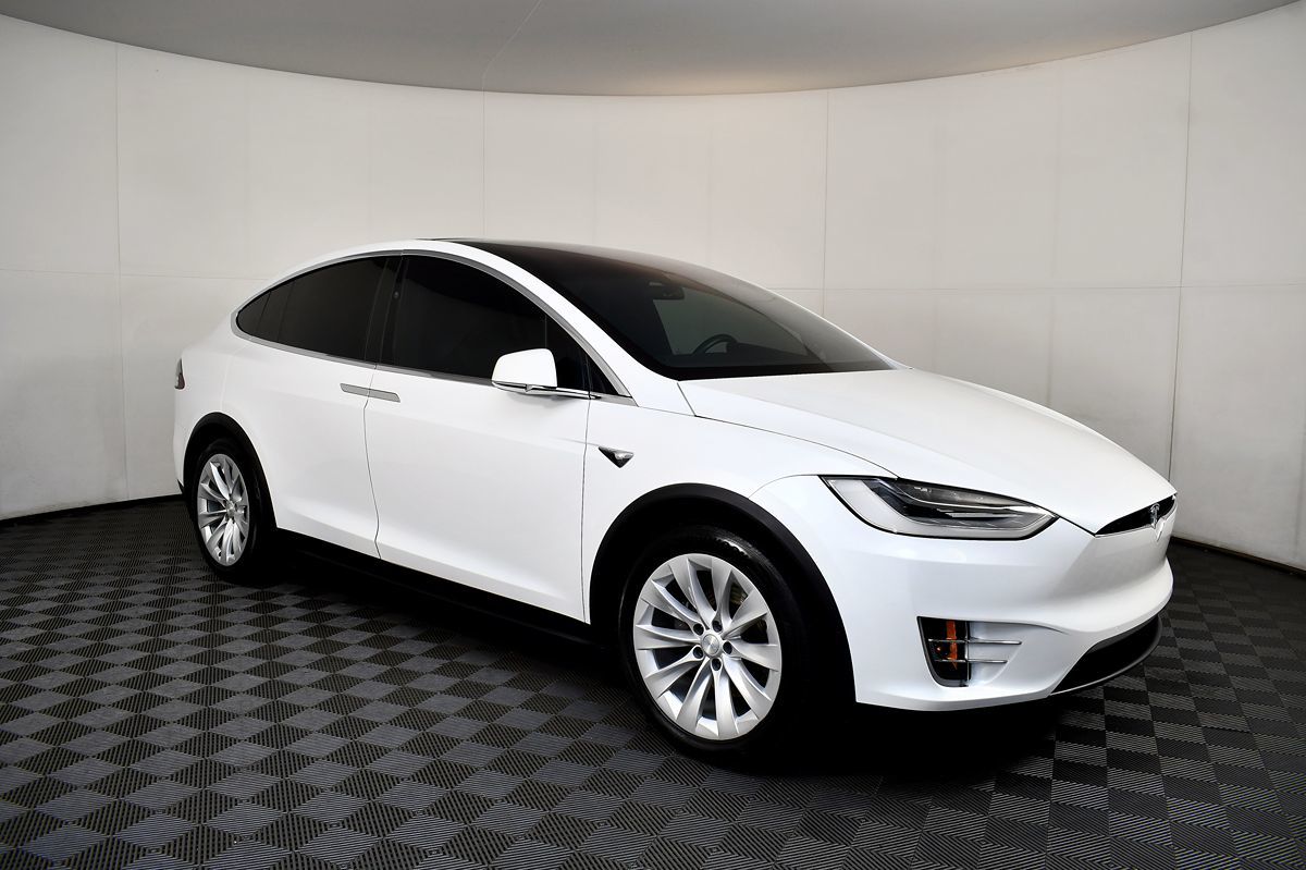 2021 Tesla Model X Long Range photo 4