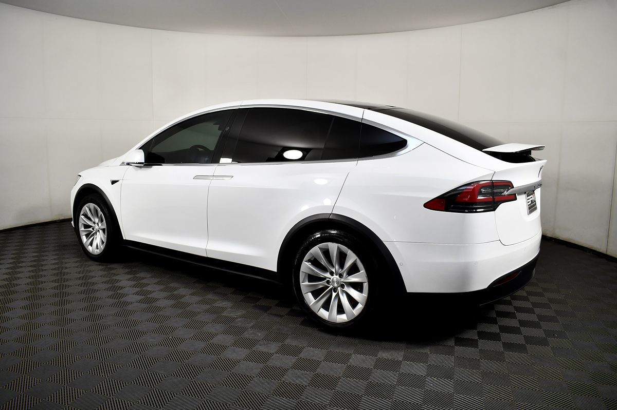 2021 Tesla Model X Long Range photo 10