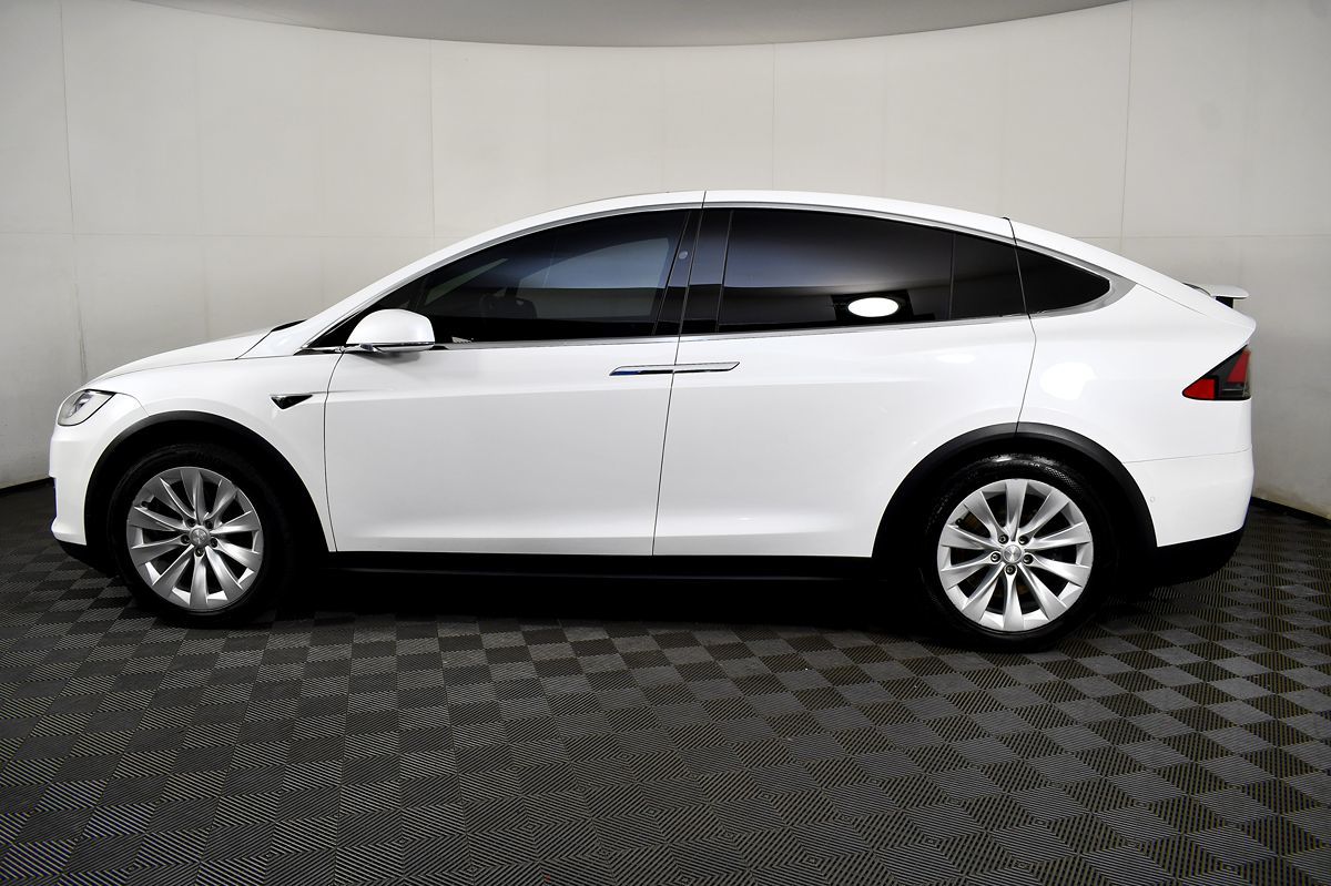 2021 Tesla Model X Long Range photo 11