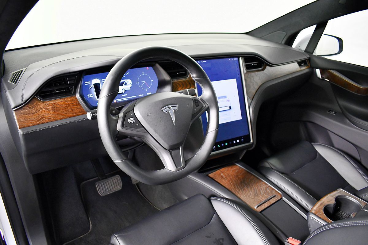2021 Tesla Model X Long Range photo 19